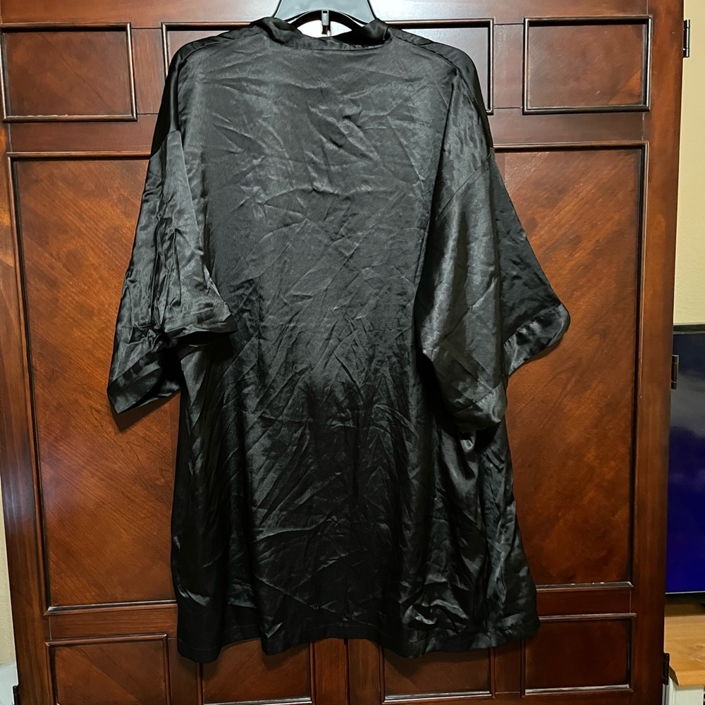 Victoria’s Secret Satin Robe - Picture 2 of 2